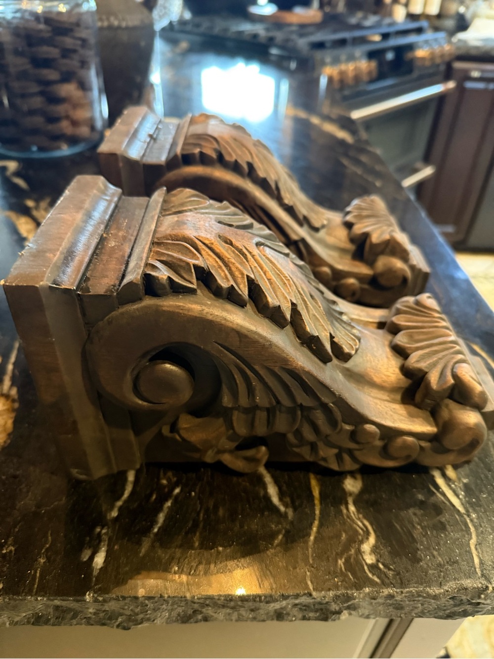 Ornate Pair of stained Wood Carved  Acanthus Leaf Corbels i - Picture 5 of 6